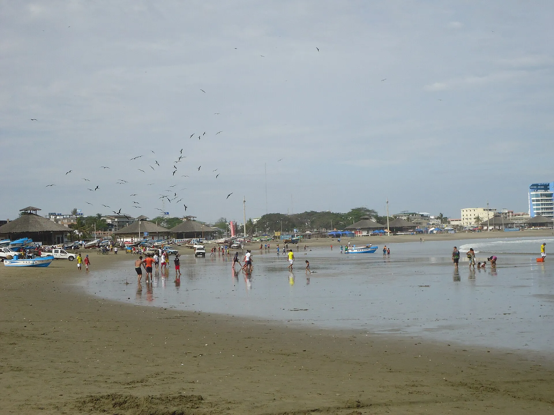 Orilla de la playa de General Villamil